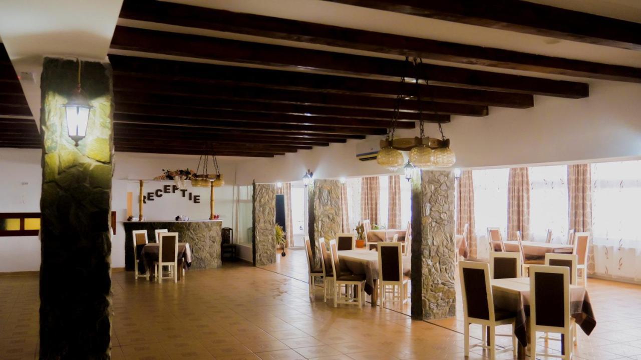 Pensiunea Danubio Moldova Noua Bagian luar foto