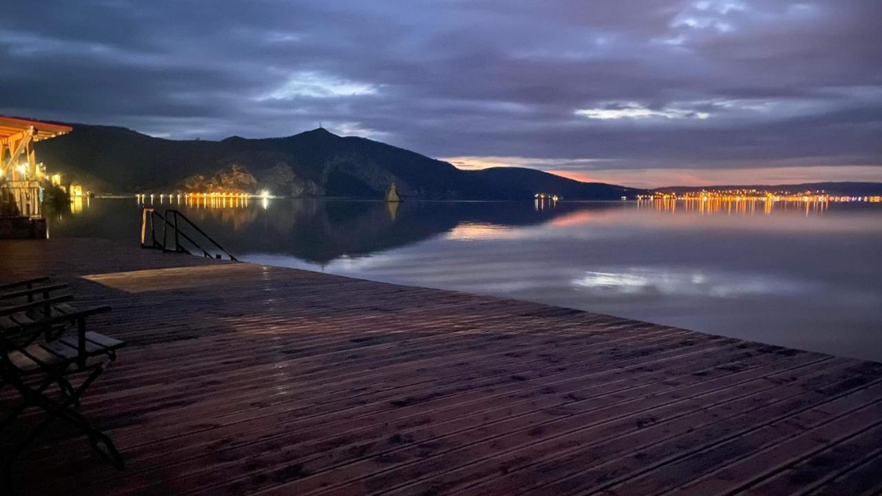 Pensiunea Danubio Moldova Noua Bagian luar foto